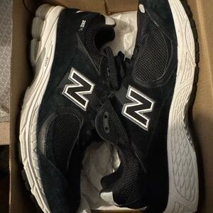 New Balance Black and White Sneakers with Chunky Midsole
